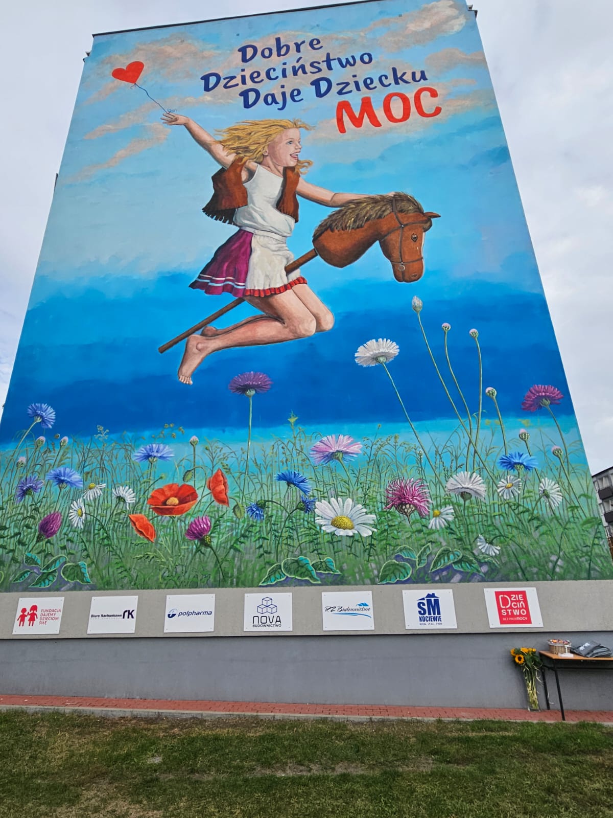 Mural w Starogardzie Gdańskim w ramach kampanii Dzieciństwo bez Przemocy